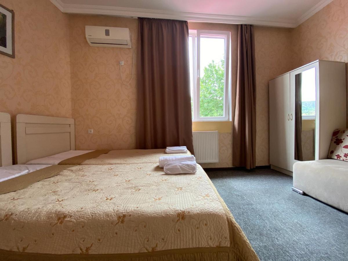 Hotel Shalimar Tbilisi Ngoại thất bức ảnh